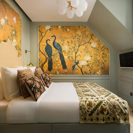 Apartment Above The Rooftops Eiffel View