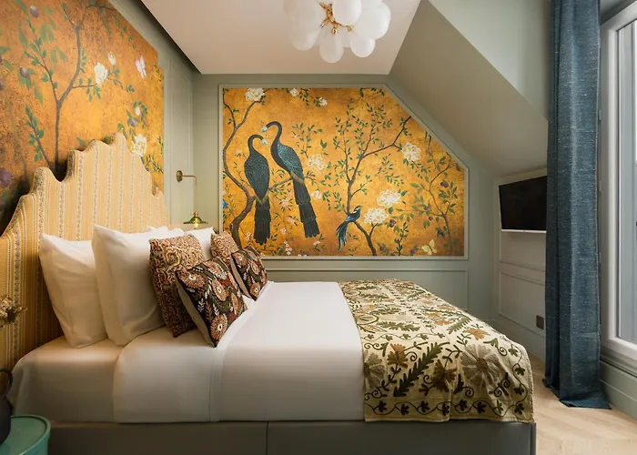 Apartment Above The Rooftops Eiffel View