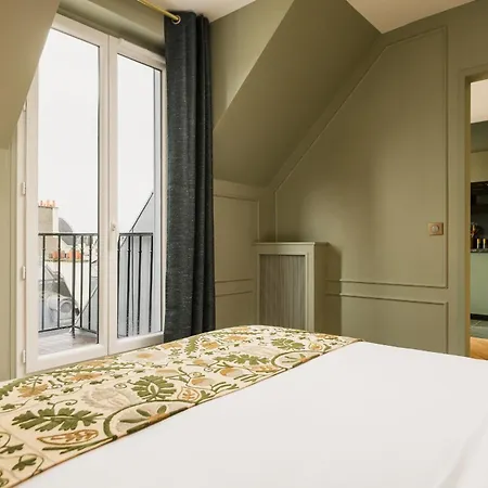 Above The Rooftops Eiffel View *